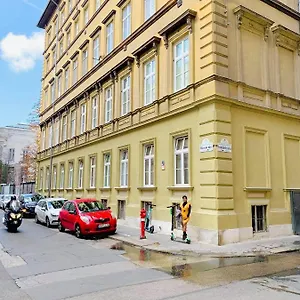 museum-apartments.inbudapesthotels.com/