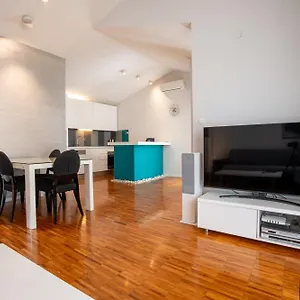 Apartment In The Heart Of, Split