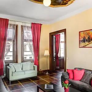 the-art-house.praguehotelsweb.com/